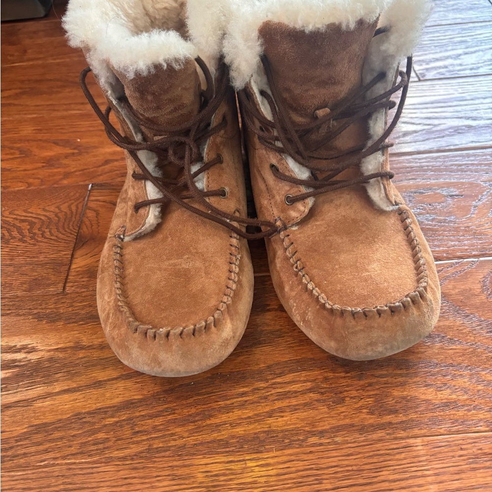 Women’s Ugg High Top Moccasin’s